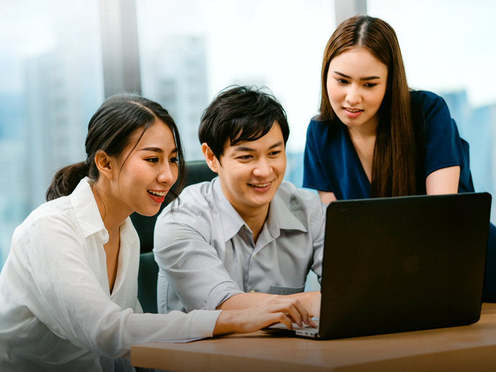 Tips dan Trik Mengatasi Glass Ceiling dalam Karier Perempuan